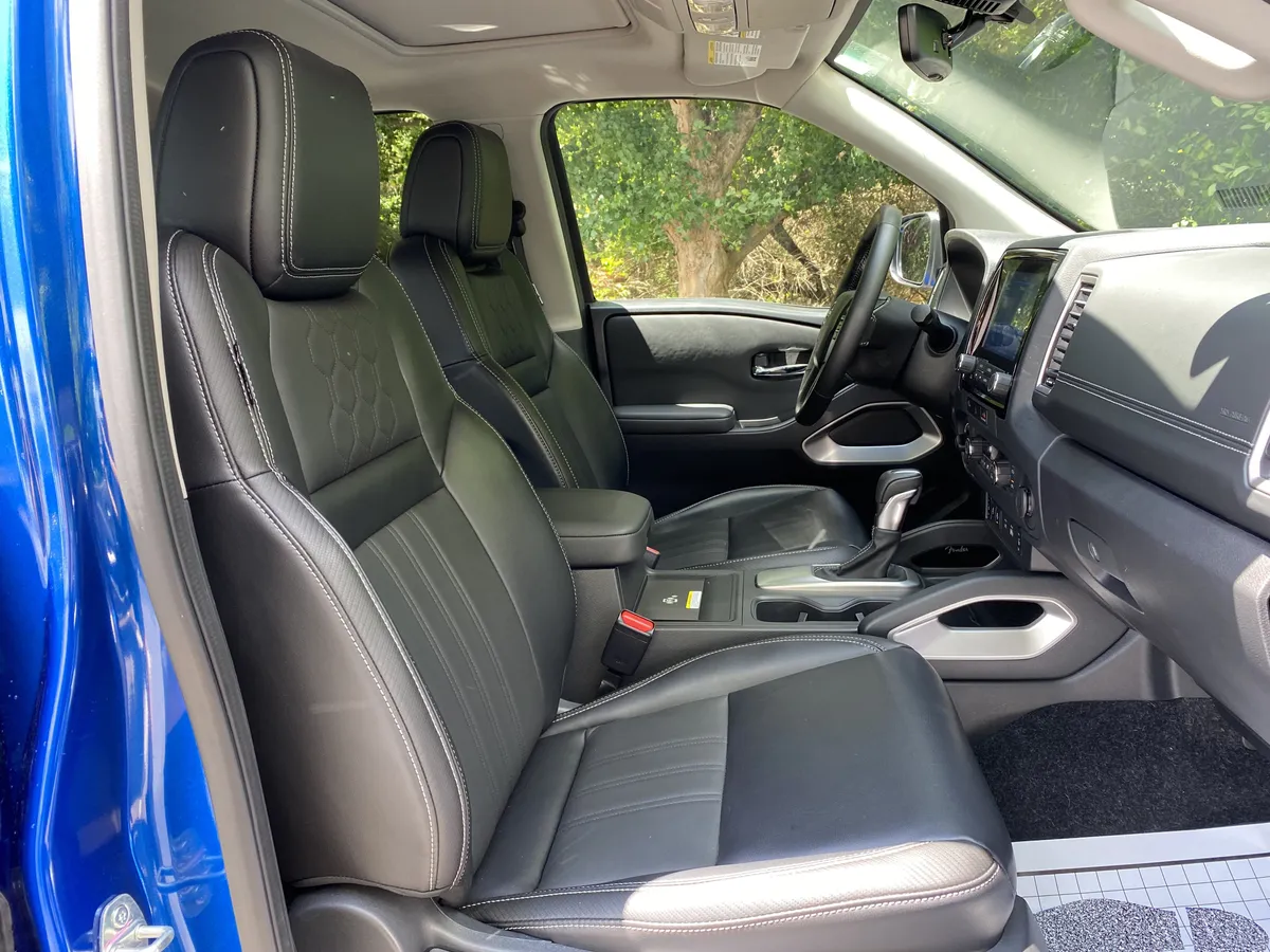 2024 Nissan Frontier SL thumbnail 33