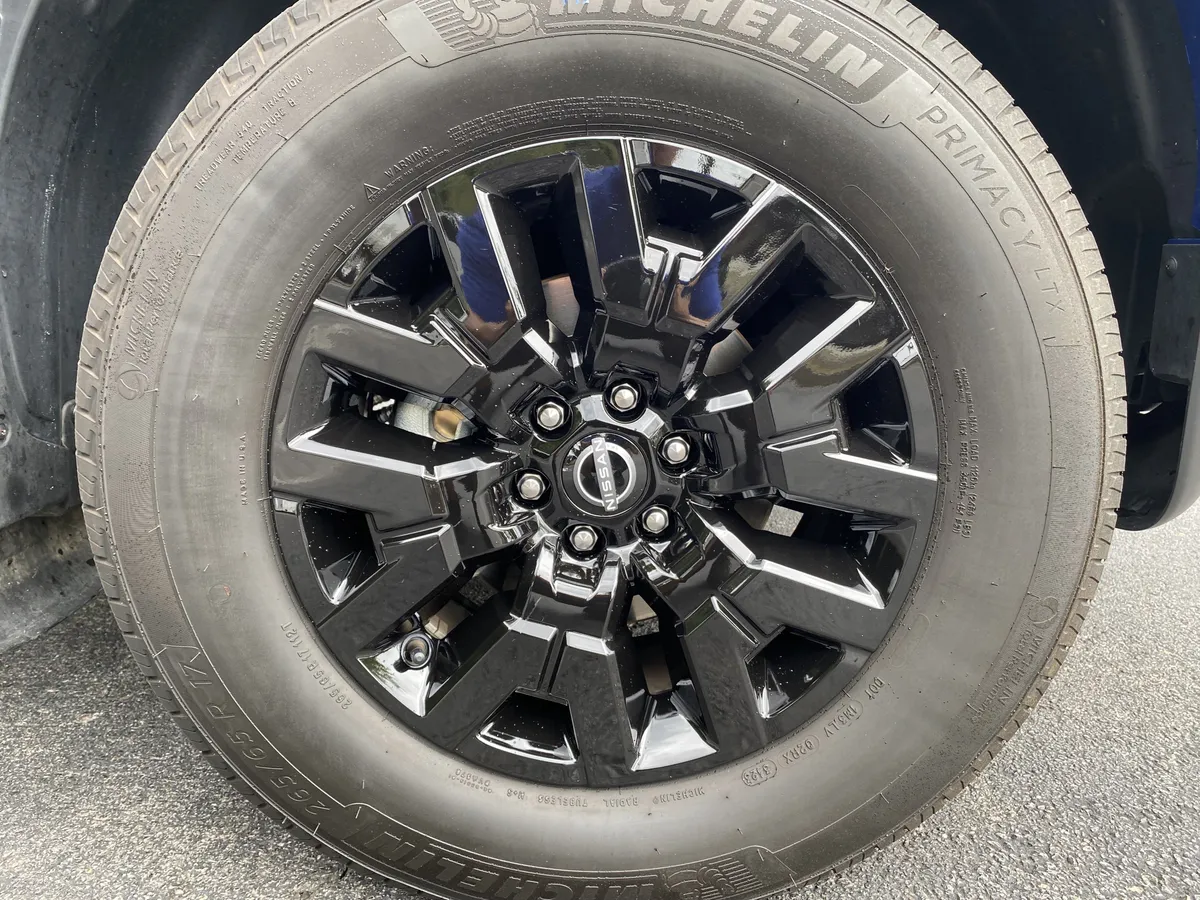 2024 Nissan Frontier SL thumbnail 39