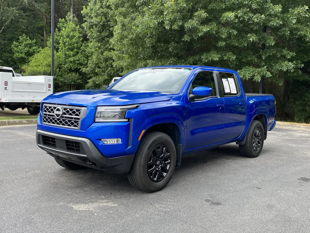 2024 Nissan Frontier SL thumbnail 4