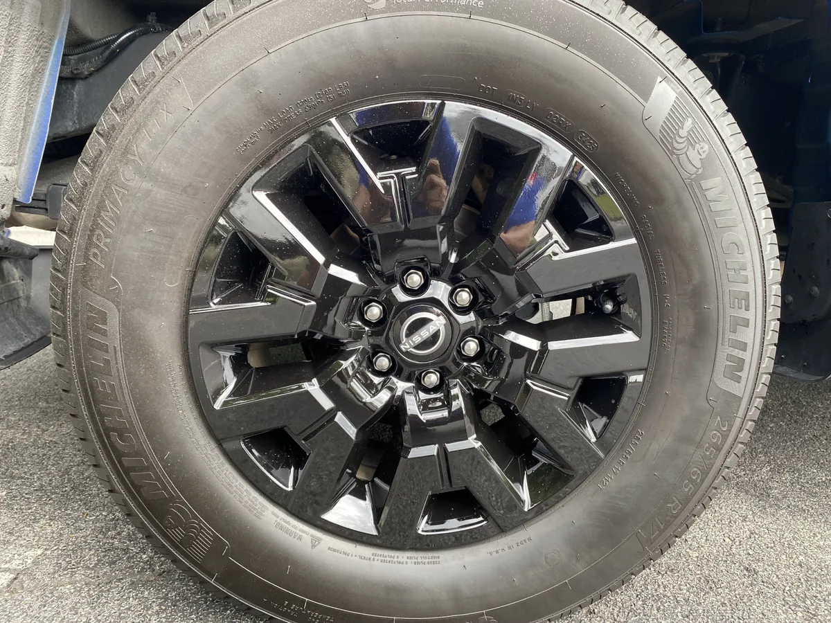 2024 Nissan Frontier SL thumbnail 40