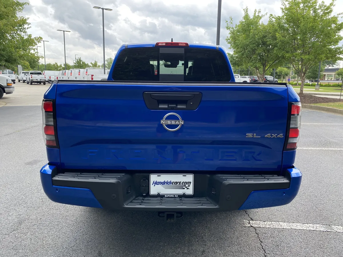 2024 Nissan Frontier SL thumbnail 7