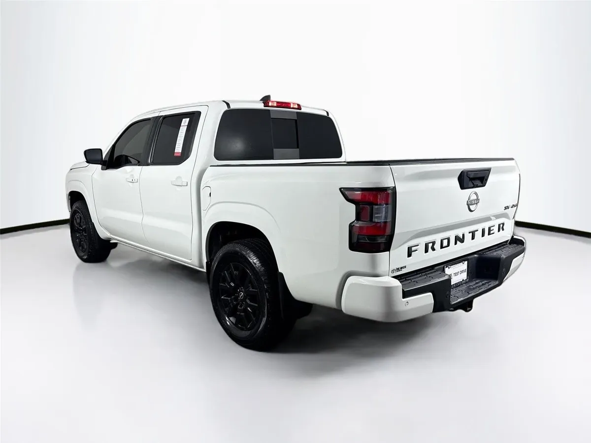 2024 Nissan Frontier SV thumbnail 12