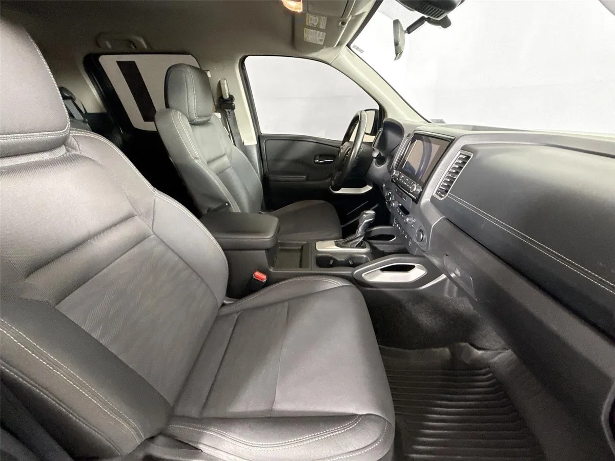 2024 Nissan Frontier SV thumbnail 39