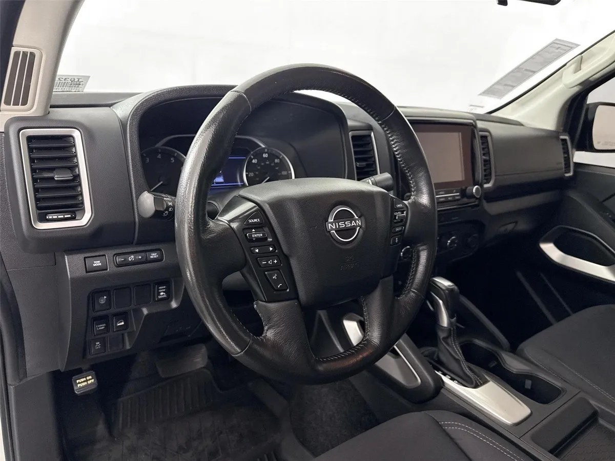 2024 Nissan Frontier SV thumbnail 4