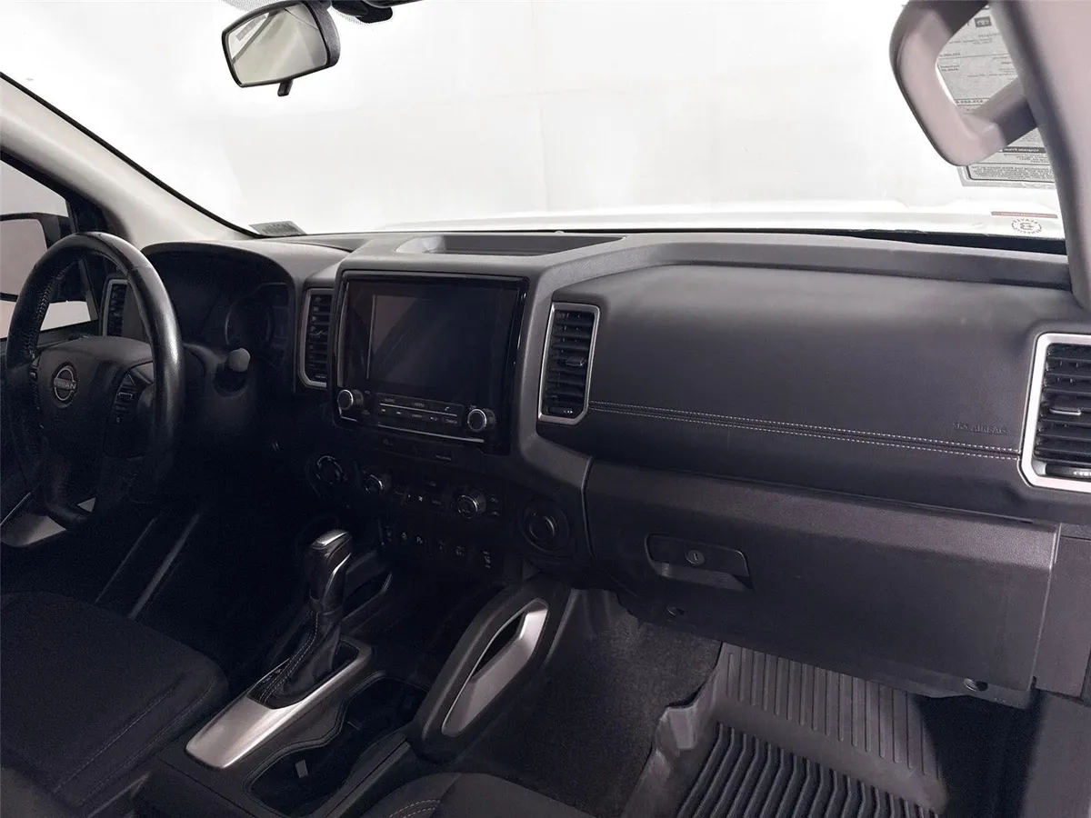 2024 Nissan Frontier SV thumbnail 40