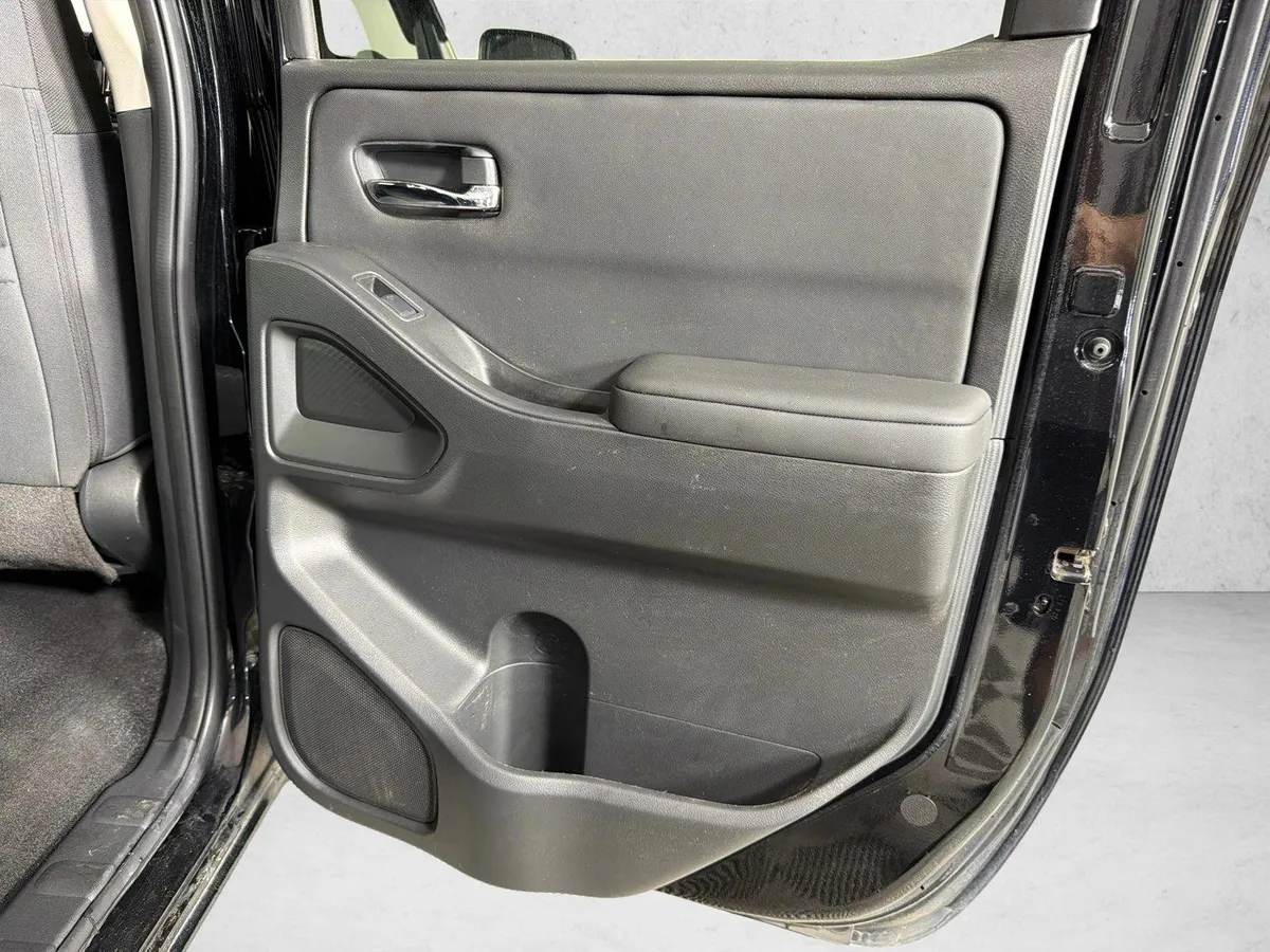 2024 Nissan Frontier SV thumbnail 16