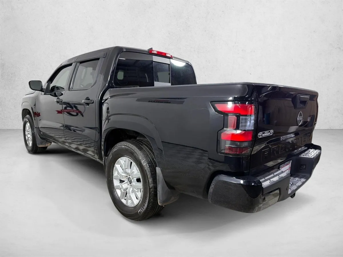 2024 Nissan Frontier SV thumbnail 5