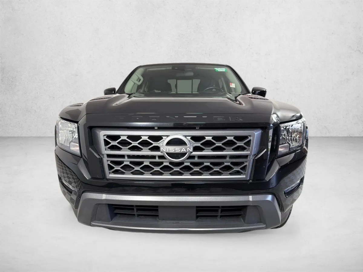 2024 Nissan Frontier SV thumbnail 8