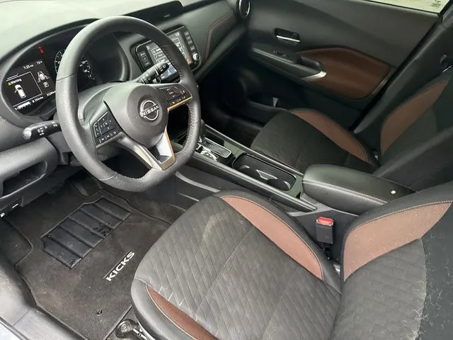 2024 Nissan Kicks SR thumbnail 10