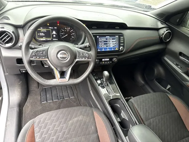 2024 Nissan Kicks SR thumbnail 16
