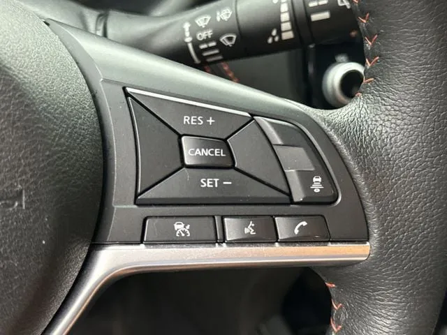 2024 Nissan Kicks SR thumbnail 19