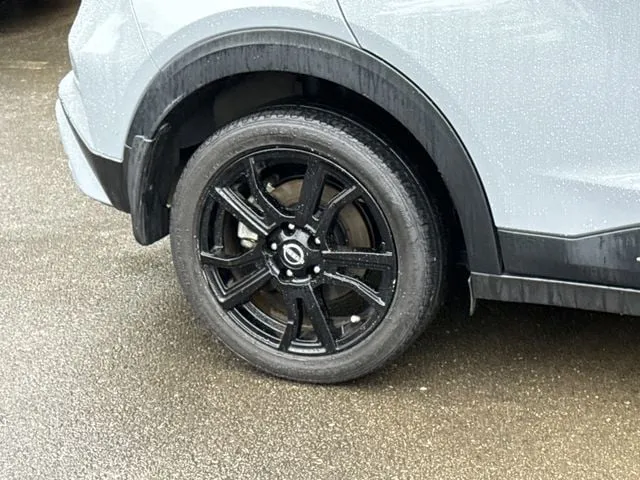 2024 Nissan Kicks SR thumbnail 5