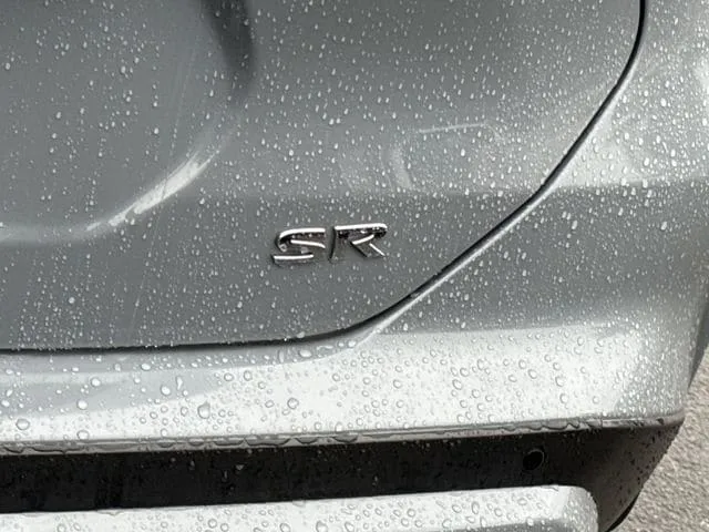 2024 Nissan Kicks SR thumbnail 9