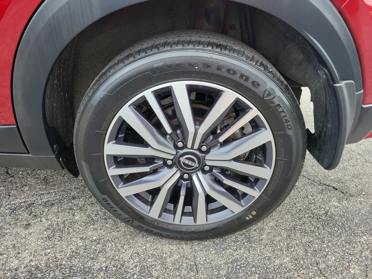 2024 Nissan Kicks SV thumbnail 24