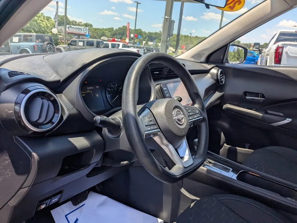 2024 Nissan Kicks SV thumbnail 13