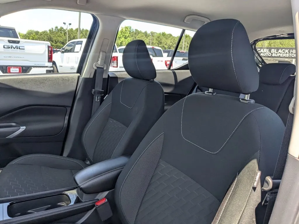 2024 Nissan Kicks SV thumbnail 14