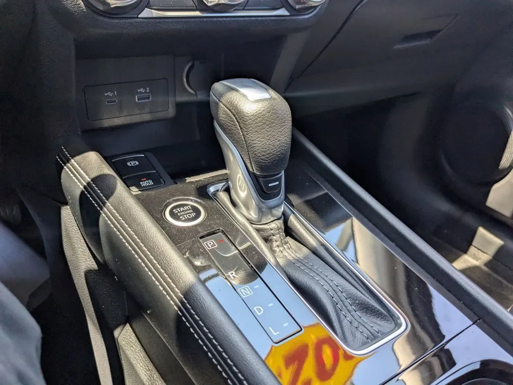 2024 Nissan Kicks SV thumbnail 18
