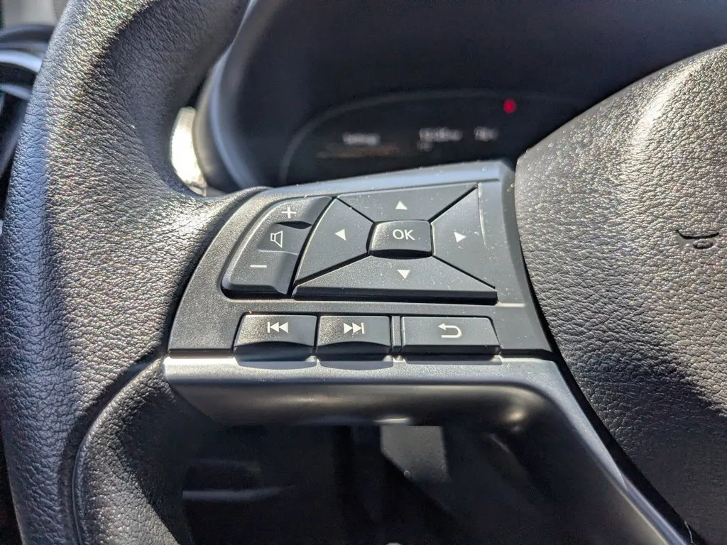 2024 Nissan Kicks SV thumbnail 20