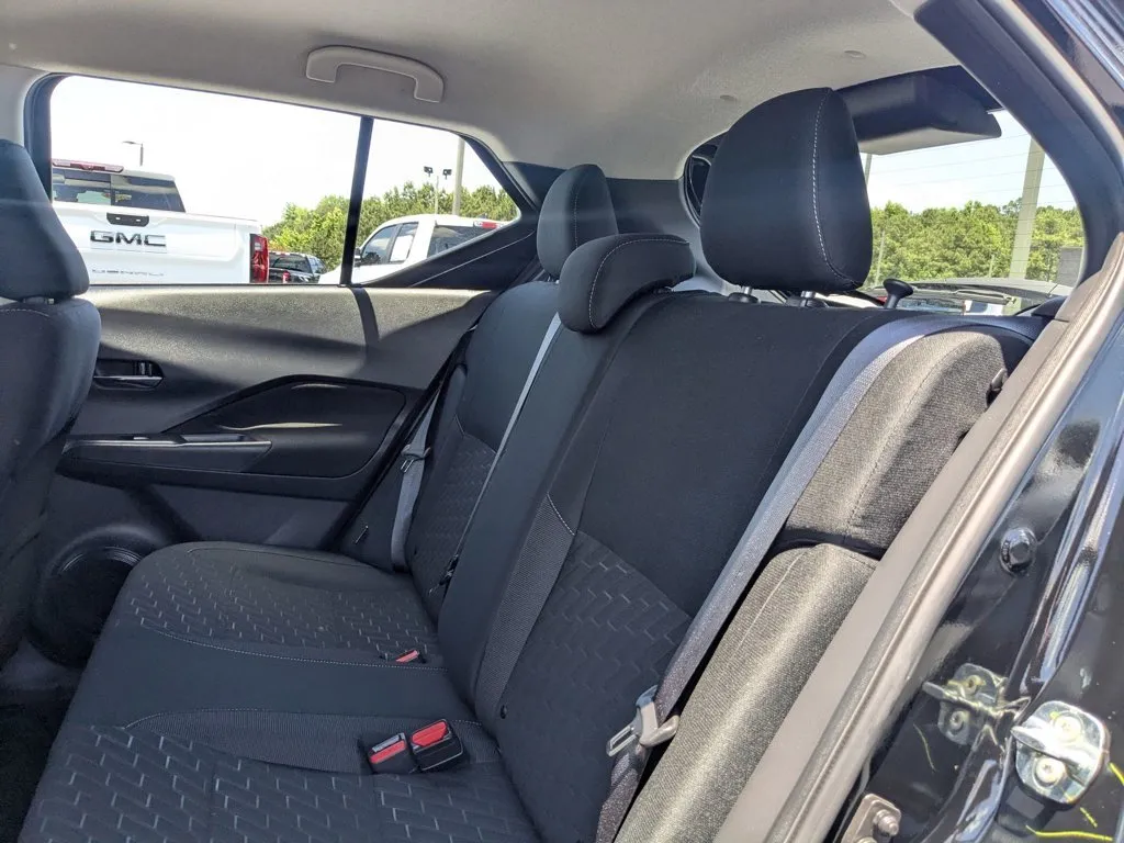 2024 Nissan Kicks SV thumbnail 22