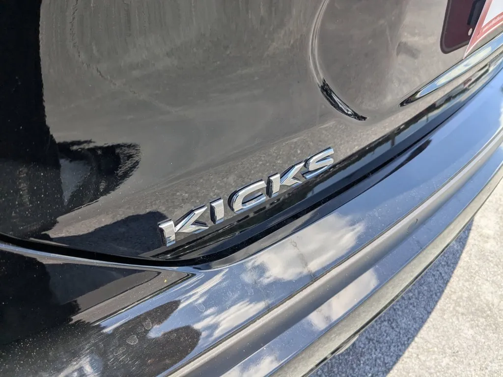 2024 Nissan Kicks SV thumbnail 28