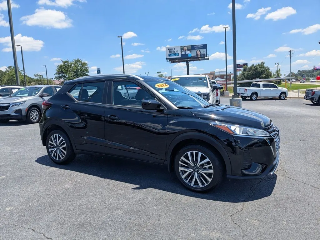 2024 Nissan Kicks SV thumbnail 3