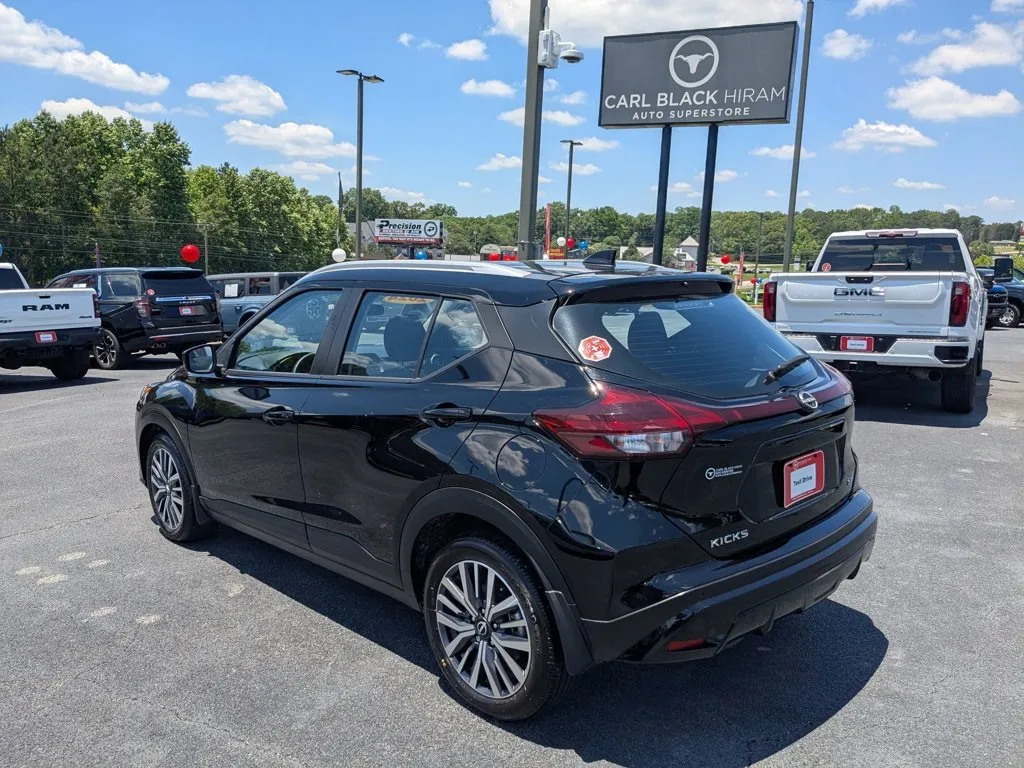 2024 Nissan Kicks SV thumbnail 7