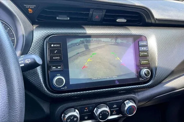 2024 Nissan Kicks SV thumbnail 13