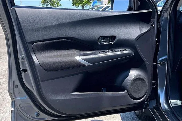 2024 Nissan Kicks SV thumbnail 16