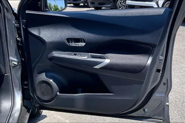 2024 Nissan Kicks SV thumbnail 25