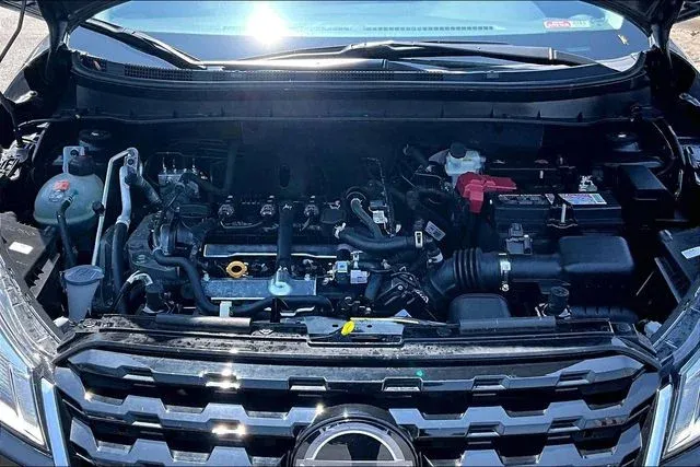 2024 Nissan Kicks SV thumbnail 27