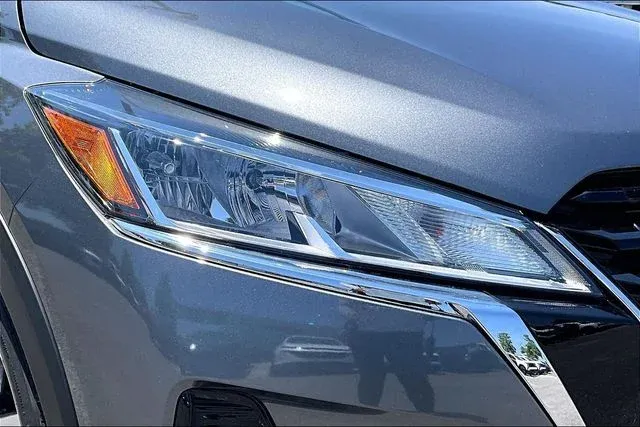 2024 Nissan Kicks SV thumbnail 28