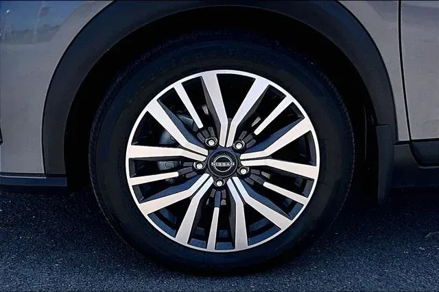 2024 Nissan Kicks SV thumbnail 30