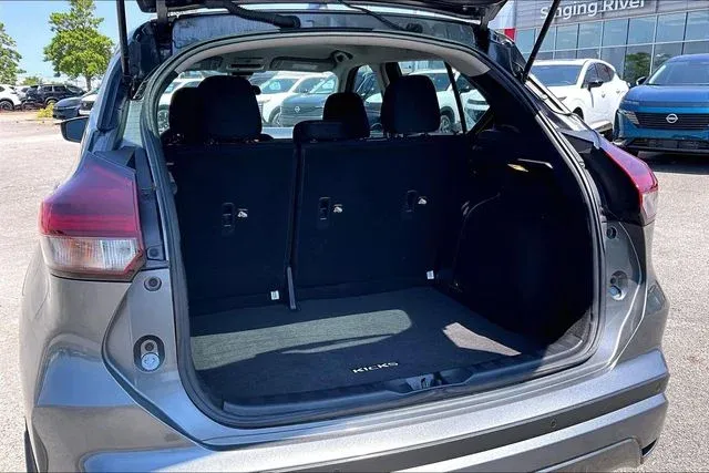 2024 Nissan Kicks SV thumbnail 31