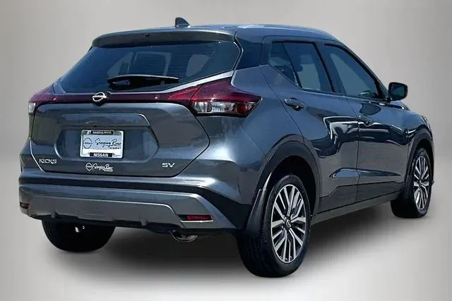 2024 Nissan Kicks SV thumbnail 5