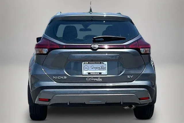 2024 Nissan Kicks SV thumbnail 6