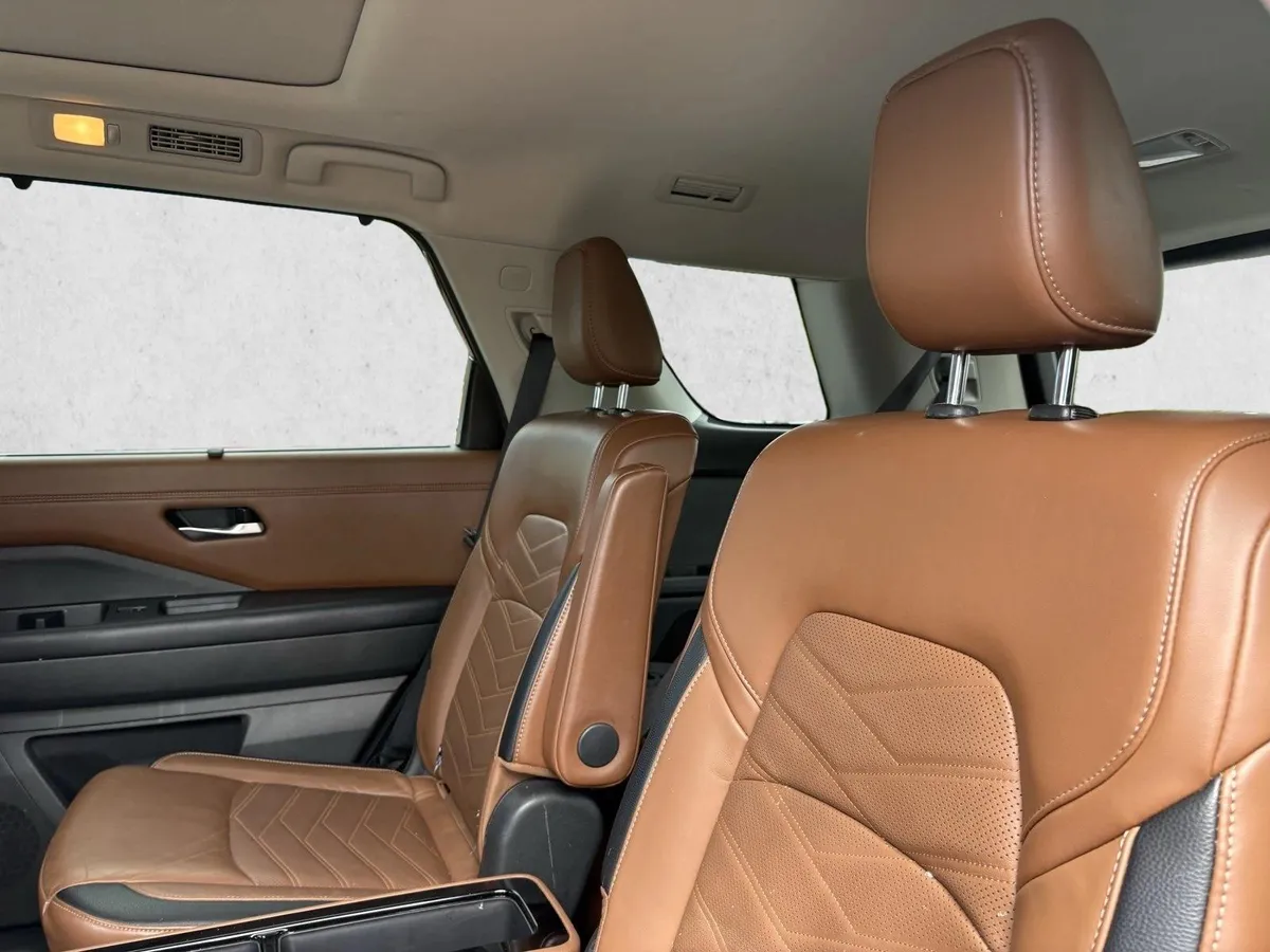 2024 Nissan Pathfinder Platinum thumbnail 20