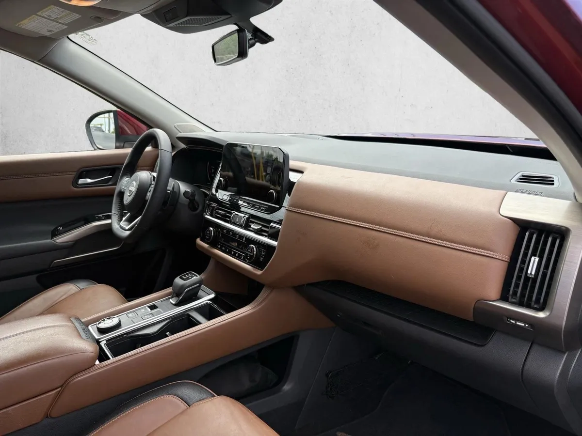 2024 Nissan Pathfinder Platinum thumbnail 23