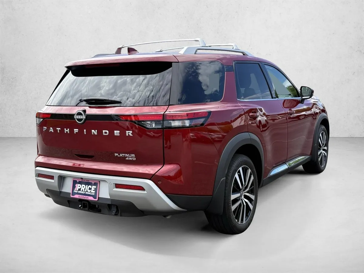 2024 Nissan Pathfinder Platinum thumbnail 5