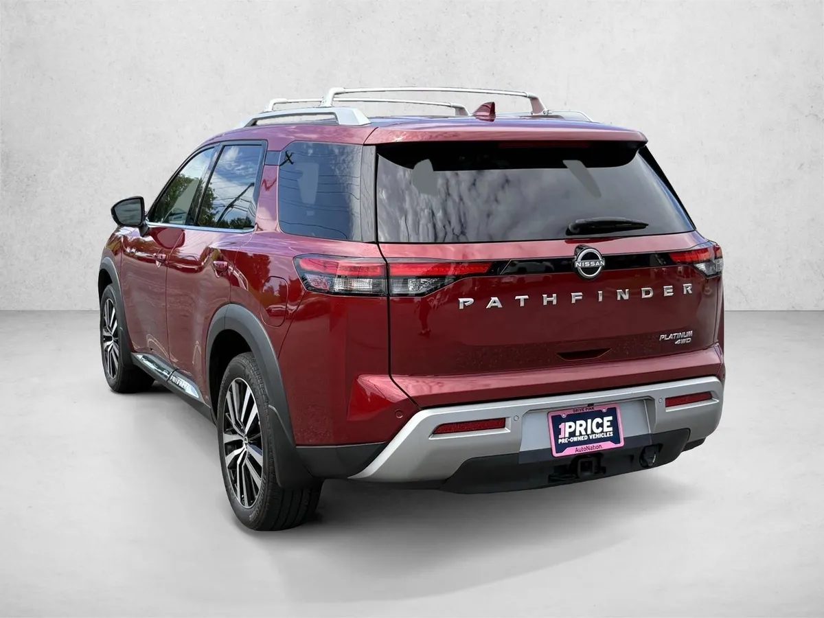 2024 Nissan Pathfinder Platinum thumbnail 7