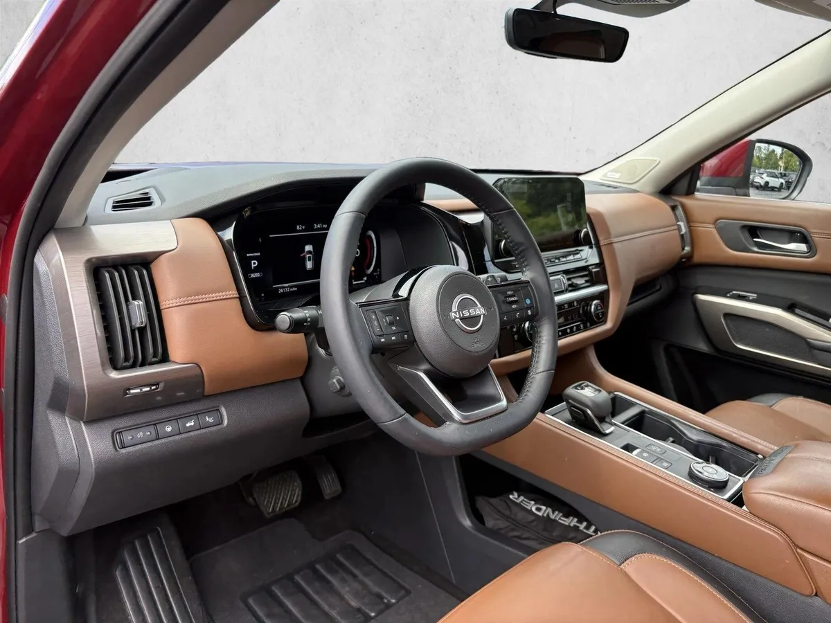 2024 Nissan Pathfinder Platinum thumbnail 9