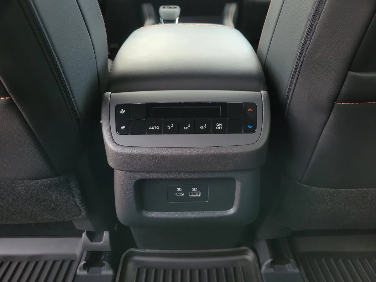 2024 Nissan Pathfinder Rock Creek thumbnail 12