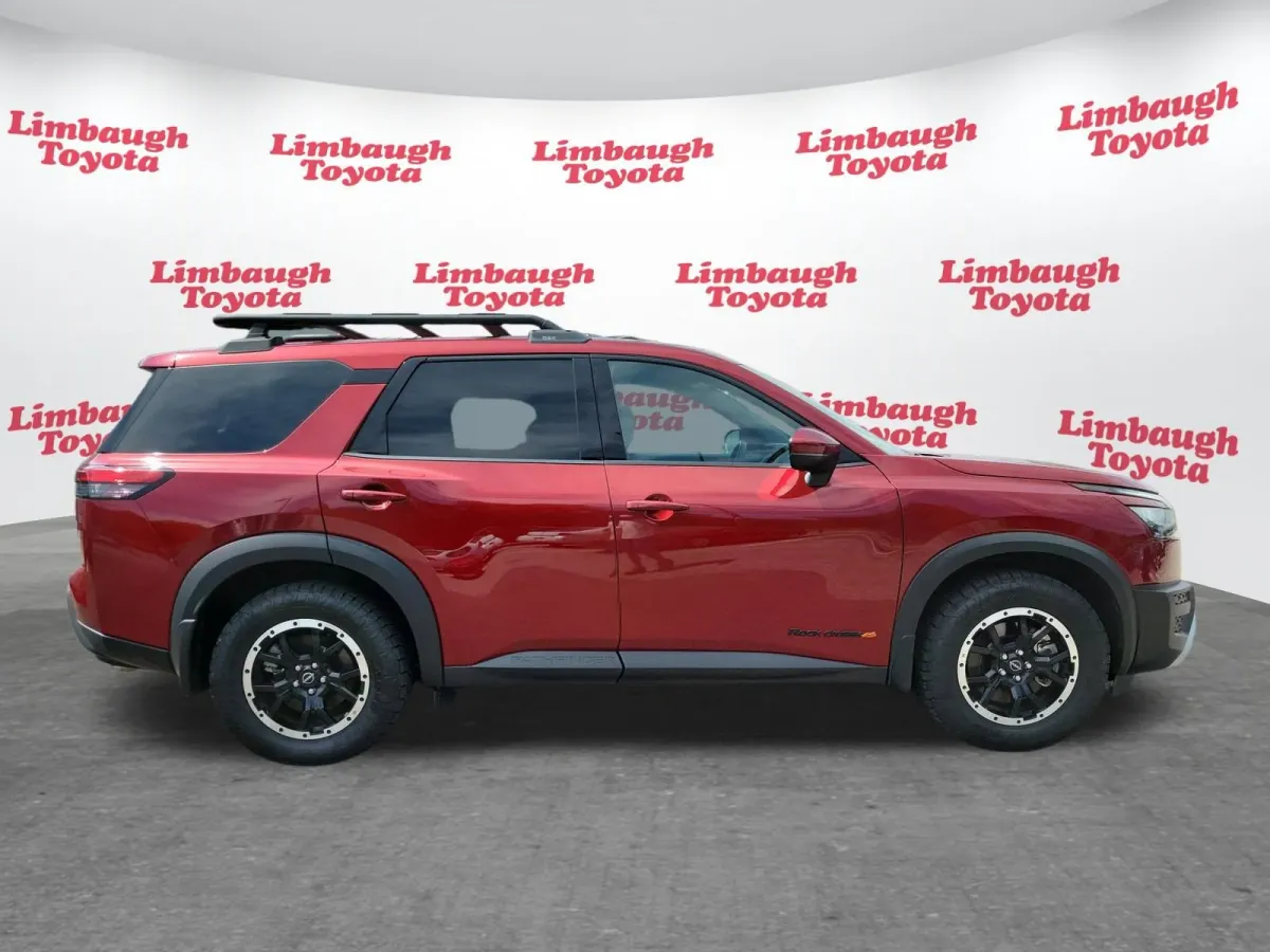 2024 Nissan Pathfinder Rock Creek thumbnail 2