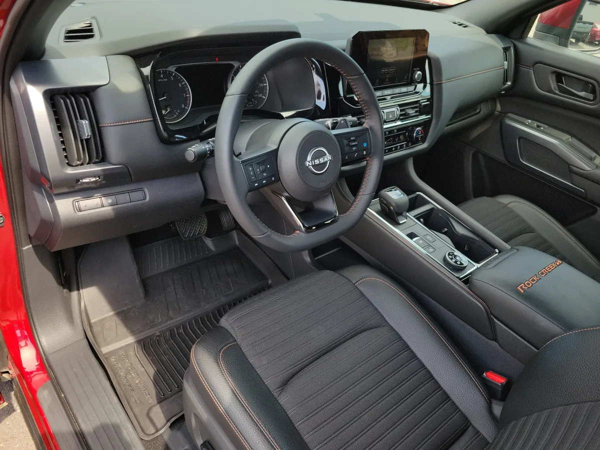 2024 Nissan Pathfinder Rock Creek thumbnail 4