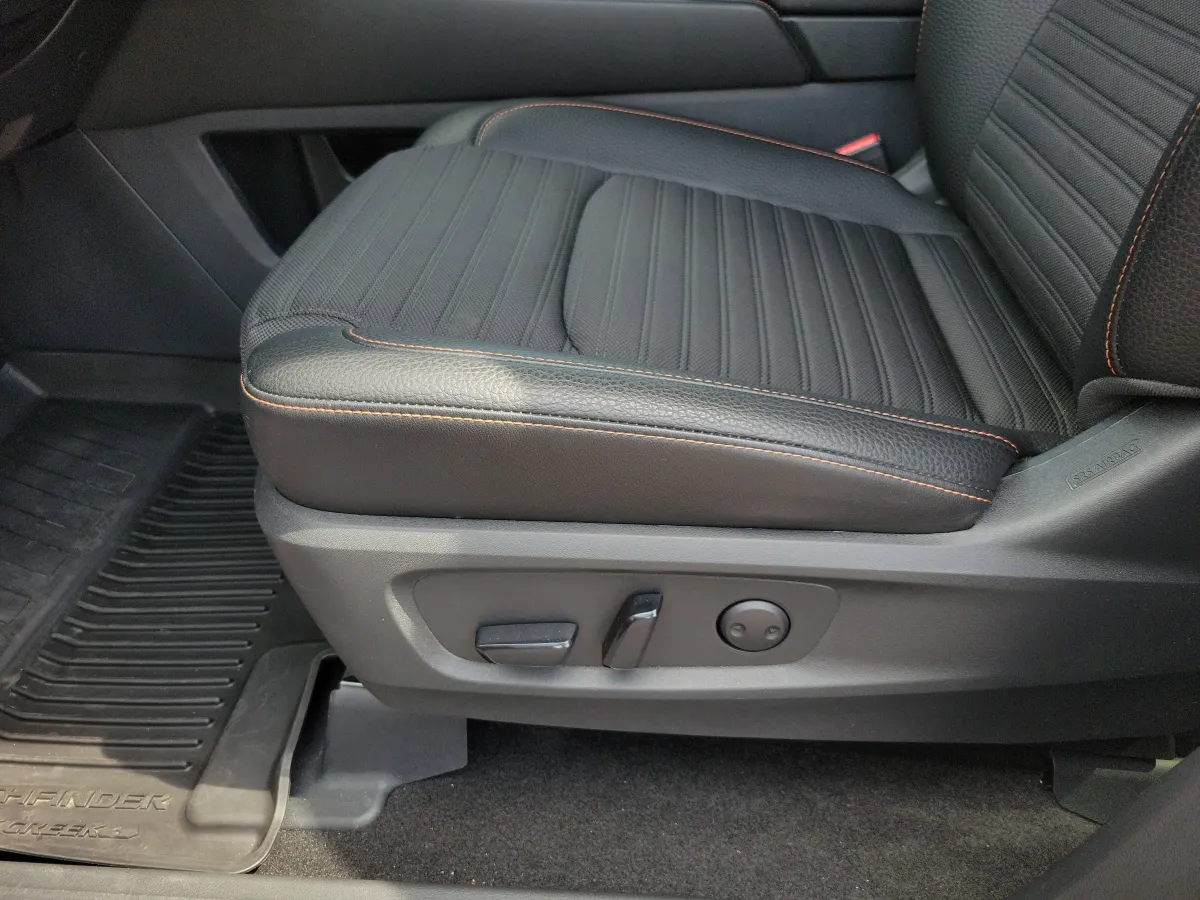 2024 Nissan Pathfinder Rock Creek thumbnail 6