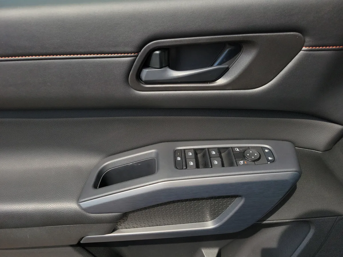 2024 Nissan Pathfinder Rock Creek thumbnail 8