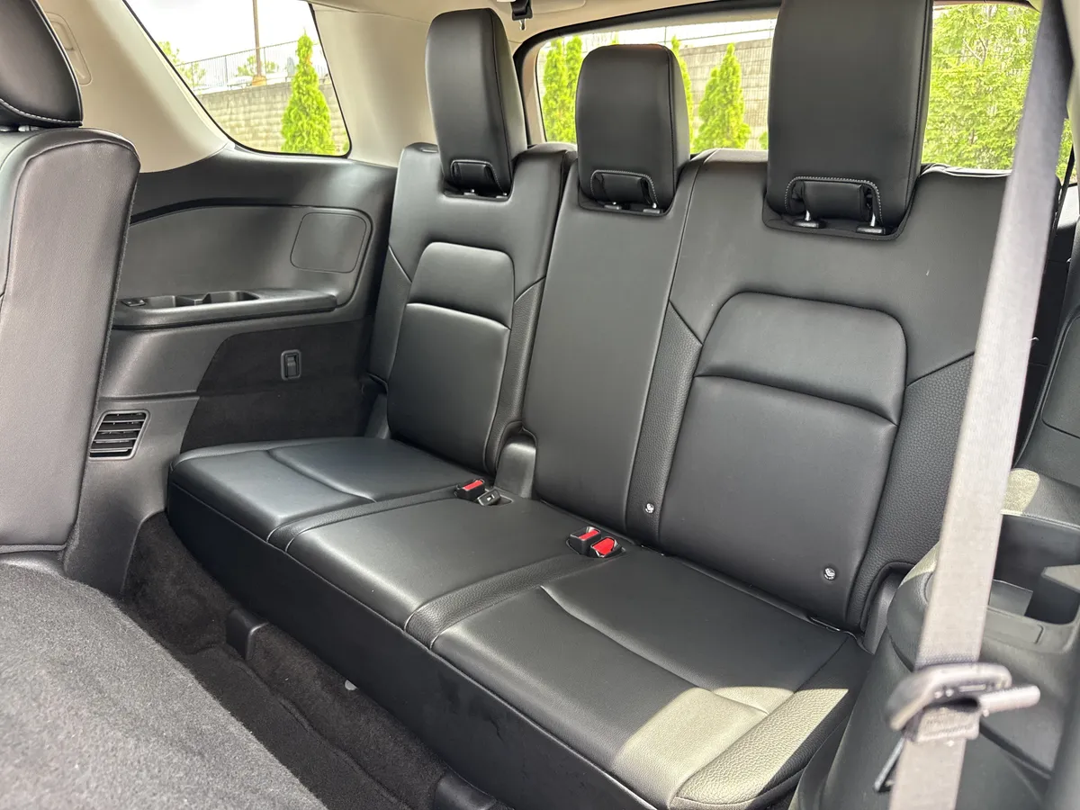 2024 Nissan Pathfinder SL thumbnail 27