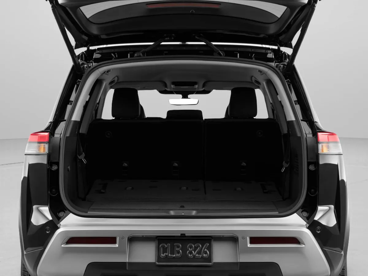 2024 Nissan Pathfinder SL thumbnail 14