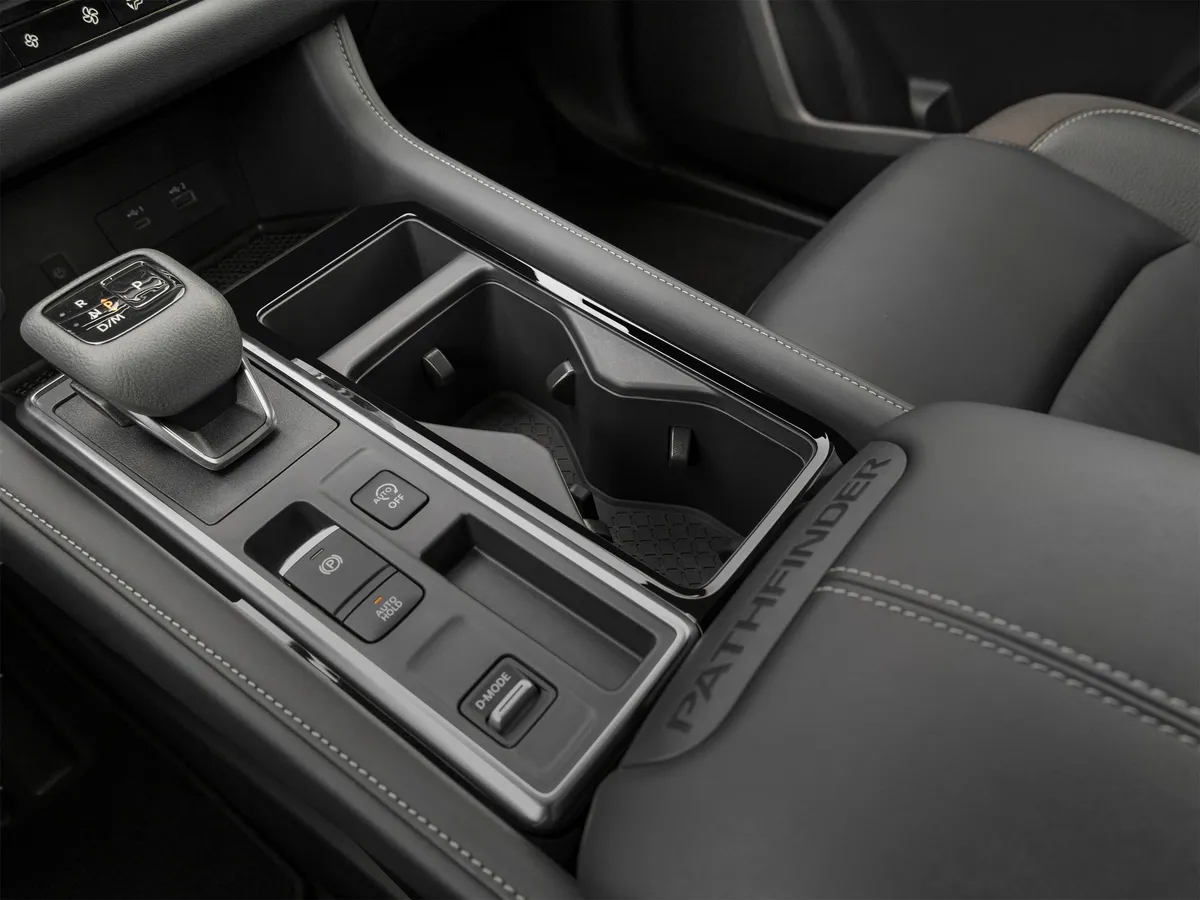 2024 Nissan Pathfinder SL thumbnail 25