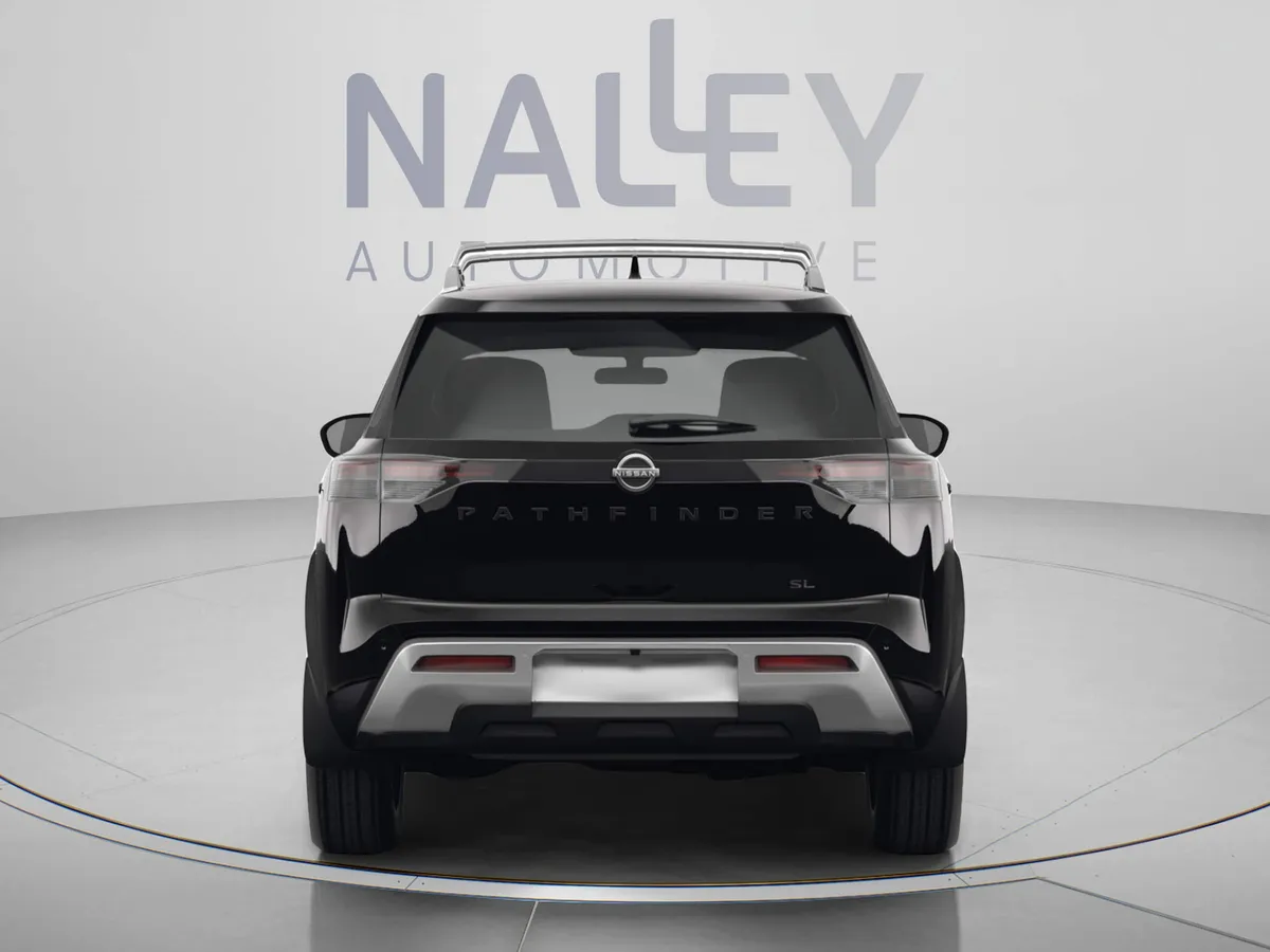 2024 Nissan Pathfinder SL thumbnail 3