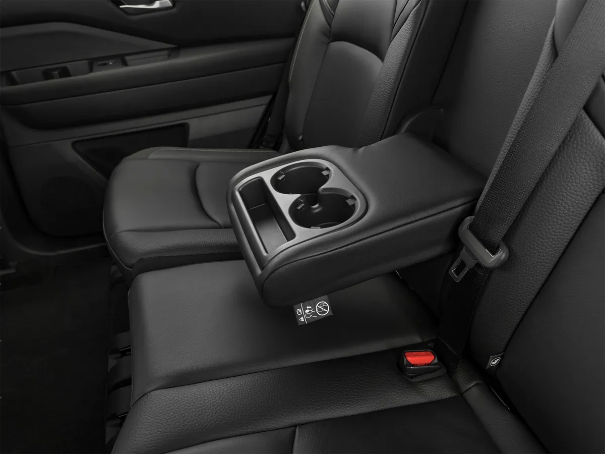 2024 Nissan Pathfinder SL thumbnail 37